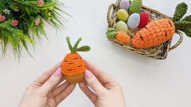 Crochet Carrot Easter Egg Cozy, egg cover crochet pattern