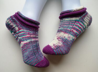 Strickanleitung Sneaker Socken Rolling Socks