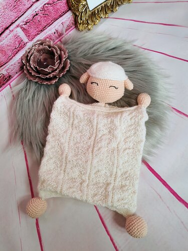 Crochet pattern PDF cuddle cloth sheep white pink amigurumi crocheted