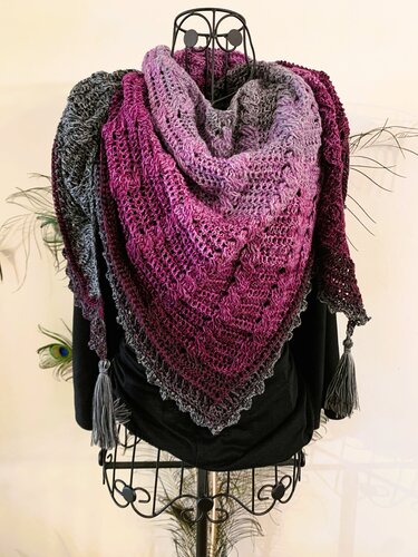 Price Deal 03: 5 Crochet Patterns Flat Triangular Scarfs - Image 9