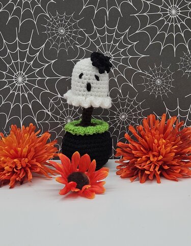 Ghostly Plant- Crochet PDF English