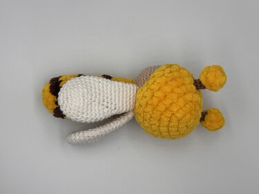 Crochet Pattern - Bella the Bee, the sweet baby rattle