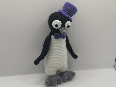Penguin - crochet pattern by NiggyArts