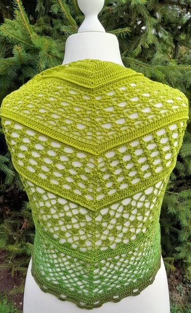 flaches Dreieckstuch "Schwarzwaldliebe" - Häkeln