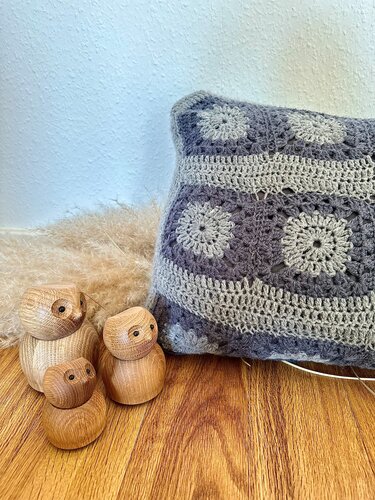 Granny Square cushion cover, crochet pattern