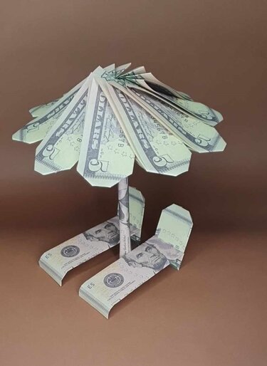 Origami Geldschein Sonnenschirm mit Sonnenliege (*) - Basteln