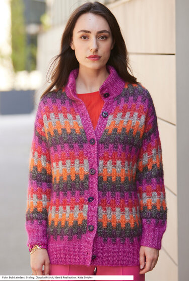 Jacke mit Jacquardmuster in Zyklam, Brombeere, Rot und Orange - Bild 3