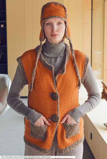 Knopf-Weste mit Mütze - Stricken