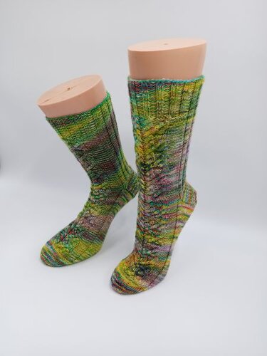 Sockenanleitung "The power of celtic", geeignet für Maschenzahlen 56 bis 72 - Stricken