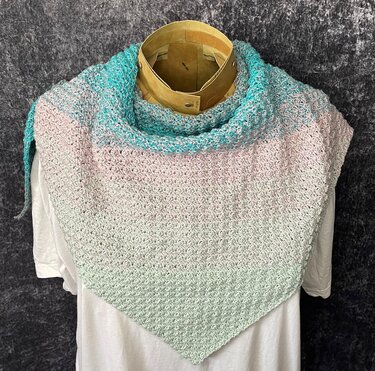 Häkelanleitung flaches Dreieckstuch "Knötchen"