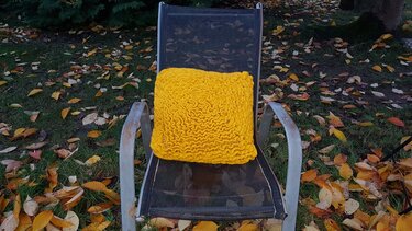 Kuschelkissen "Krause Glucke" - Häkeln