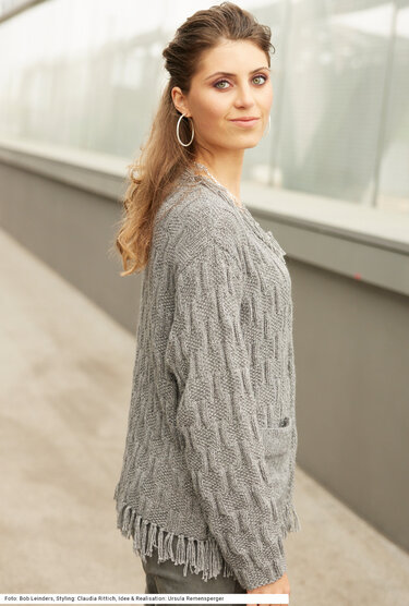 Jacke mit Karomuster und Fransen in Grau - Bild 2