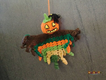 Beleuchtung, Kürbis Kyla, die Halloween Dekoration mit Spinne, eine Häkelanleitung von Dadade 