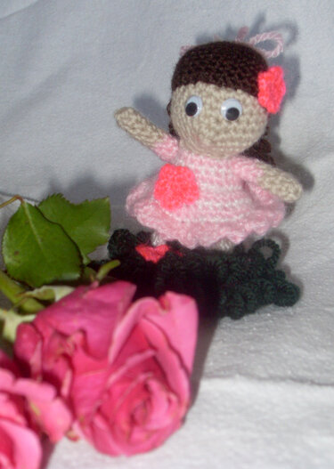 Häkelanleitung "Lotta auf der Blumenwiese"