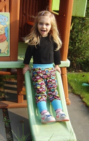 LOUs baggy trouser pattern with a bottom inlet, sizes 62-104 / 6 mo.- 4/5 yrs. - Sewing