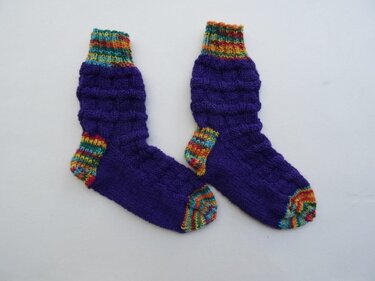 Strickanleitung für Socken im Korbmuster für Gr. 36/37