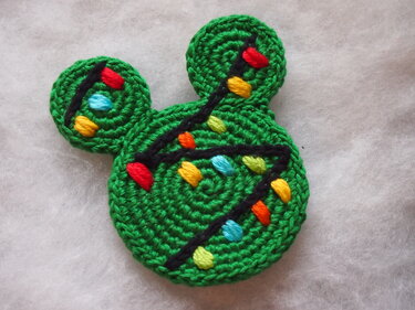 Christmas Ornament Mickey and Minnie Mouse Christmas tree crochet pattern