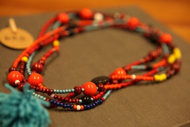 Perlenkette lang mit Quaste - Basteln