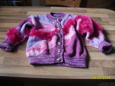 Farbige Kinderstrickjacke in Größe 116 - Stricken