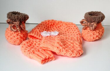 Strickanleitung Baby-Set, Mütze, Schuhe, Handschuhe, ca. 2 - 7 Monate - Bild 4