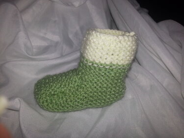 Strickanleitung Babyschuh, Babystiefelchen - bis vier Monate tragbar