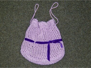 Häkeltasche "Violetta" mit abnehmbarem Träger - Häkeln