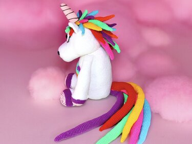 Rainbow unicorn - crochet pattern