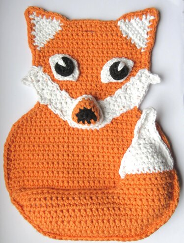 Gehäkelter Fuchs-Topflappen, orange mit weißen Akzenten, Vorderansicht