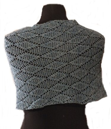 Sparset / 2 Häkelanleitungen Häkelstola Lochmuster Lace Kisajata Memoralasi - Bild 6