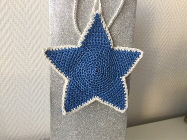 Häkelanleitung Stern / Anhänger / Adventskalender / Girlande