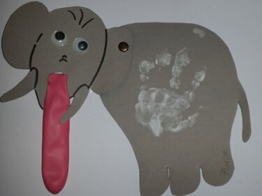 Der Hand/Fuß Abdruck Elefant- eine Erinnerung fürs Leben und auch ein tolles Geschenk für die Famile - Basteln