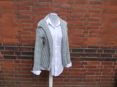 Strickjacke, Weste, Cardigan, Strickmantel, Kombi-Anleitung im Set für 4 Modelle, geeignet auch für Anfänger und Wiedereinsteiger, Größen 36 - 46 - Bild 15