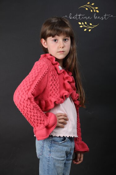 Gabriella - short Cardigan - Knitting