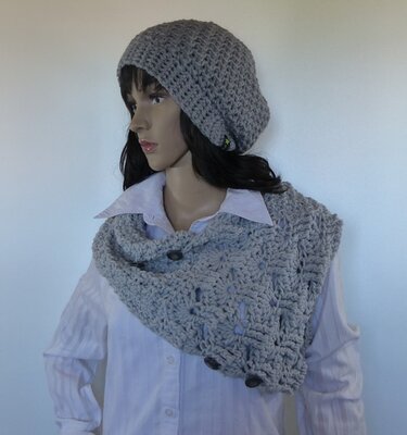 "Fema" gehäkelter Loop / Halsschmeichler - Bild 2