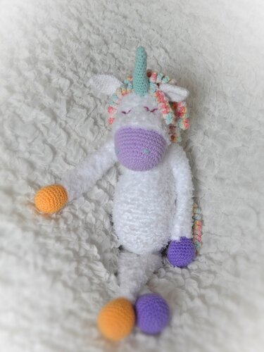 Schlenkertier Einhorn 3 Varianten bis 50 cm lang Kantenhocker - Häkeln