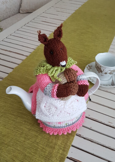 Beatrix Nutcracker Squirrel Tea Cosy - Knitting