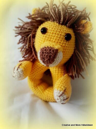 Häkelanleitung Löwen-Rassel (24 cm)
