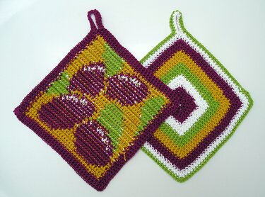 Häkelnaleitung Topflappenset "Pflaumen"