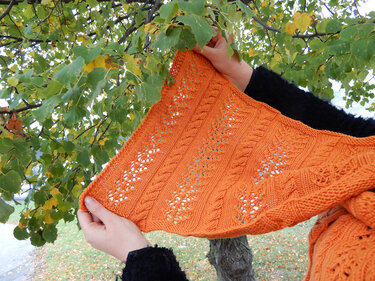Laca and cables rectangle stole knitting pattern "Golden Days"