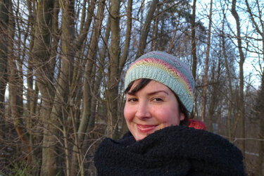 Strickanleitung für Damenmütze mit Lochmuster "Lacy Diamonds Hat" - Bild 4