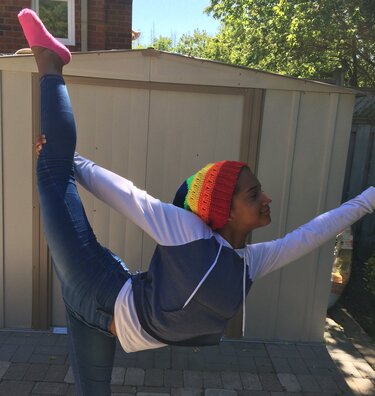 Crochet Rainbow Slouchy Hat for beginners, easy crochet pattern