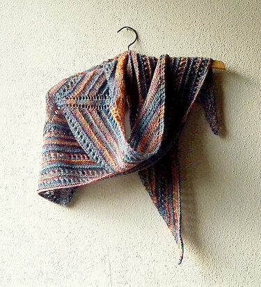 Triangle Shawl knitting pattern "Have a Seat Please", easy pattern