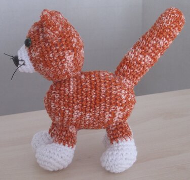 Rot Weiße Katze - Häkeln