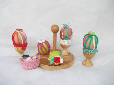 Gehäkelte Eierkleider (abnehmbar), Umhäkelte Eier, Osterschmuck, Mutti häkelt, Kids dekorieren, toll für Anfänger - Häkeln