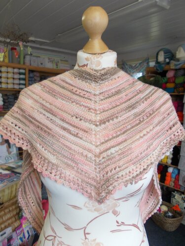 Dreiecktuch mit Lochmustergruppen - Stricken