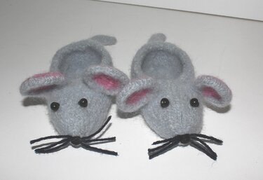 Hausschuhe Gr. 18 - 43, Erdbeere, Frosch, Maus, gestrickt und gefilzt incl. Basic-Modell - Felting