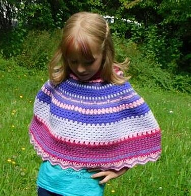Bunter Poncho für Groß und Klein - Bild 3