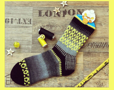 Socken die locken Sockenstrickkalender 2018, 12 Anleitungen zum Socken stricken