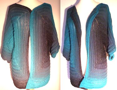 Offene gestrickte Damenjacke in Türkis und Grau, frontale und seitliche Ansicht