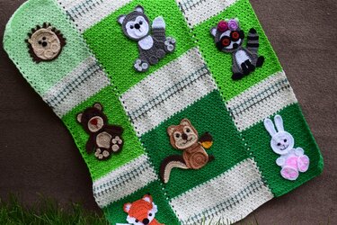 Woodland themed baby blanket pattern- bear, owl, bunny appliques - Crochet